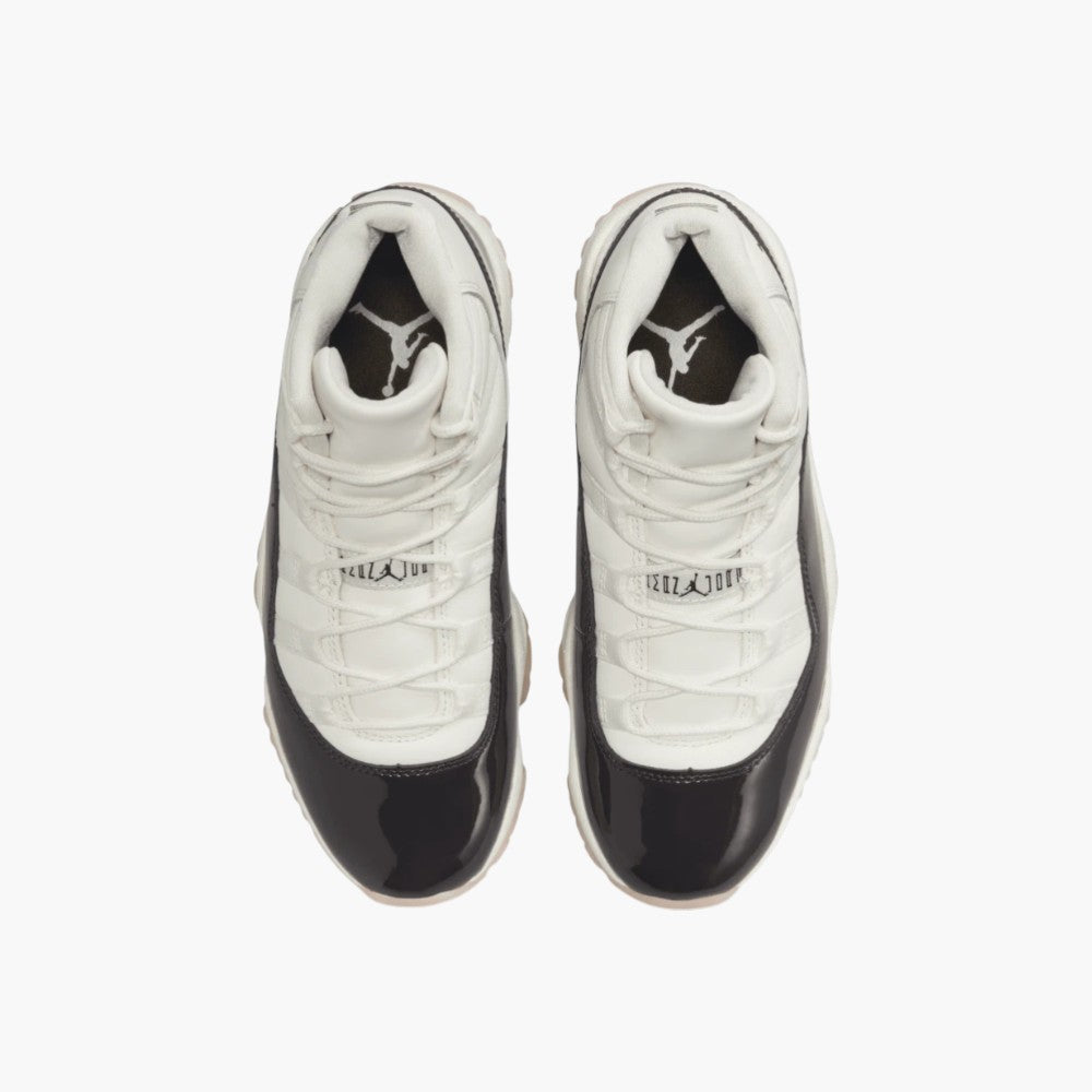 Jordan 11 Retro WMNS Neapolitan